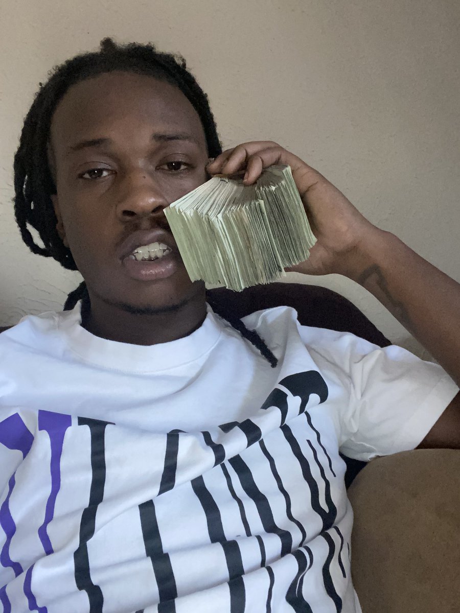 SelfPaidBk's tweet photo. #FREEPEEZY #FREELILLO https://t.co/trMea0Yknh