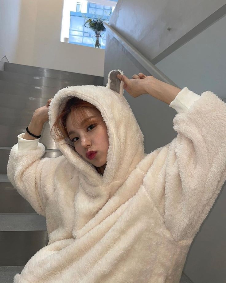 jaicriealina's tweet photo. ⠀
⠀⠀⠀⠀◜♡◞ 𝒊𝒏𝒔𝒕𝒂𝒈𝒓𝒂𝒎.⠀
⠀⠀⠀⠀#hashtagonline 📸
⠀⠀⠀⠀𝒂𝒍𝒊𝒏𝒂𝒄𝒐𝒍𝒂𝒎 just posted!
 ⠀
⠀⠀⠀⠀descobrindo cada vez mais que meu maior medo é deixar vocês verem a ahreum boba que existe por trás da alina produzida. #hashtagphobia https://t.co/rvei2frUkW