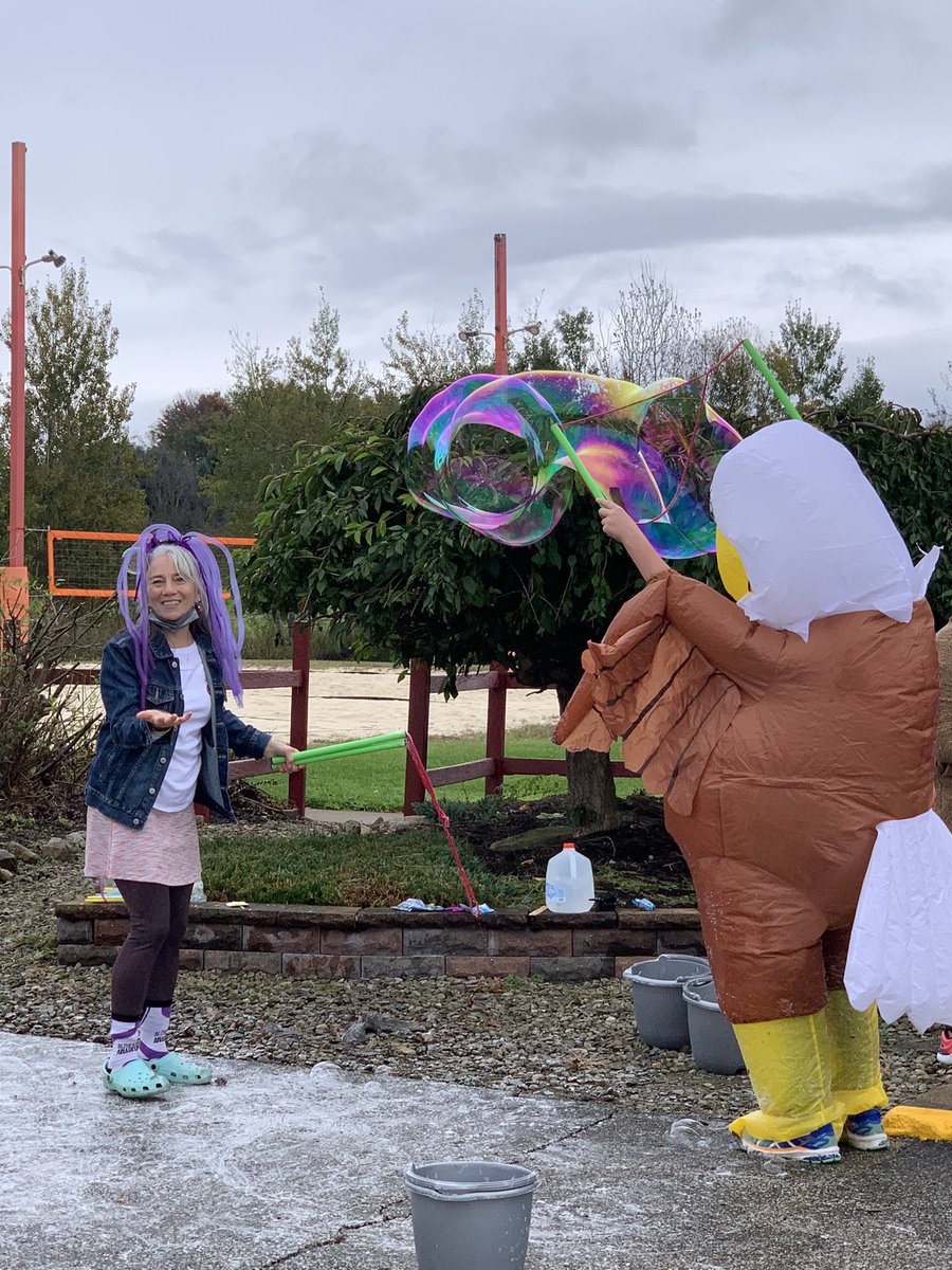 bennyfit3's tweet photo. Candy or Bubbles?? Always BUBBLES!!! #southbeachbubbles #mclaneyouth https://t.co/YFwb3gKwcn