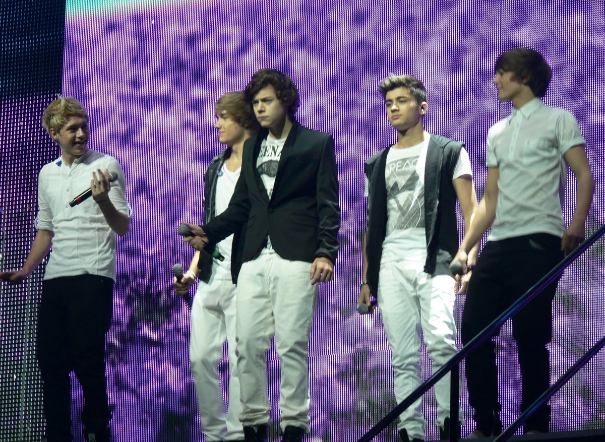 Recuerden seguir usando los Hashtags

#Sunshine #LiamPayne