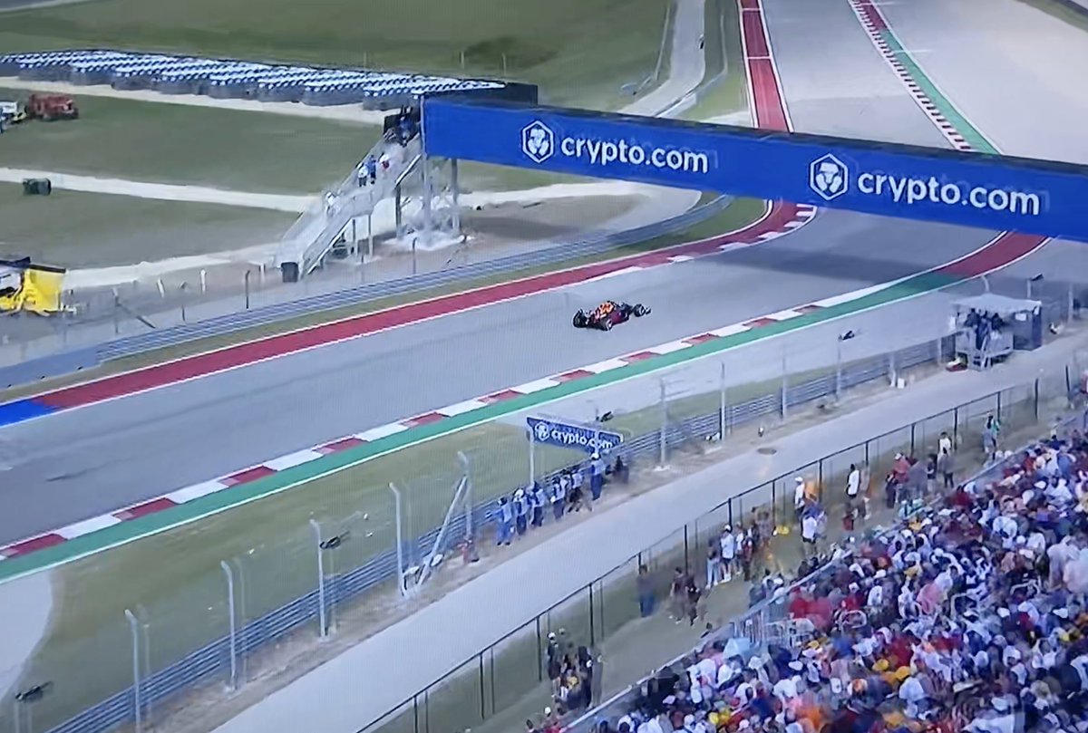 cryptocom's tweet photo. Weekends are made for sport, and this weekend delivered! 

Congrats to all of our partners around the world🙌

⚽️  🏀  🏈  👊  🏎️ https://t.co/kmin5WrG9X