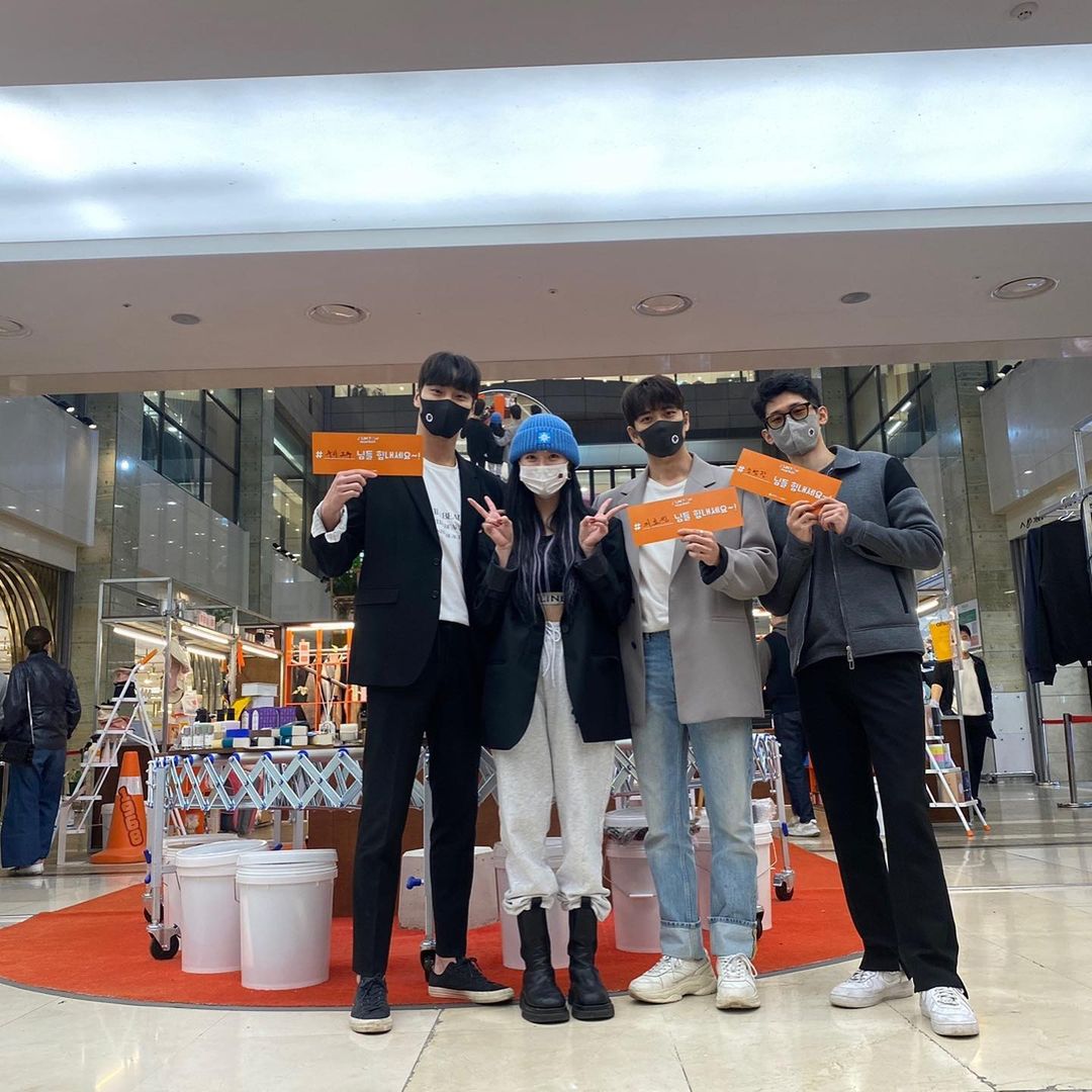 MOC_JP_OFFICIAL's tweet photo. [#カン・テオ Instagram update]
🧡🧡
#JLIM #JLIMマーケット #JLIMツアー #ロッテ百貨店プンダン店

https://t.co/126GnOEvmH https://t.co/xR6yWTbABQ