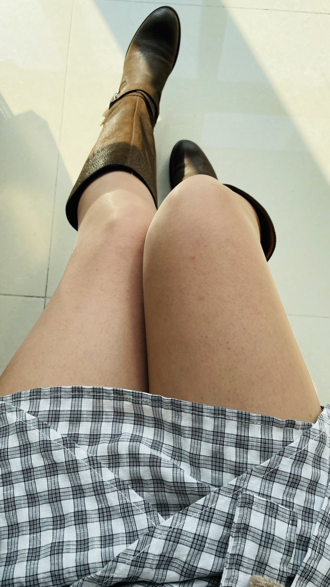 骚老婆上班自拍诱惑我，今晚回来好好玩她丝袜 https://t.co/0P6bDKAMyL
