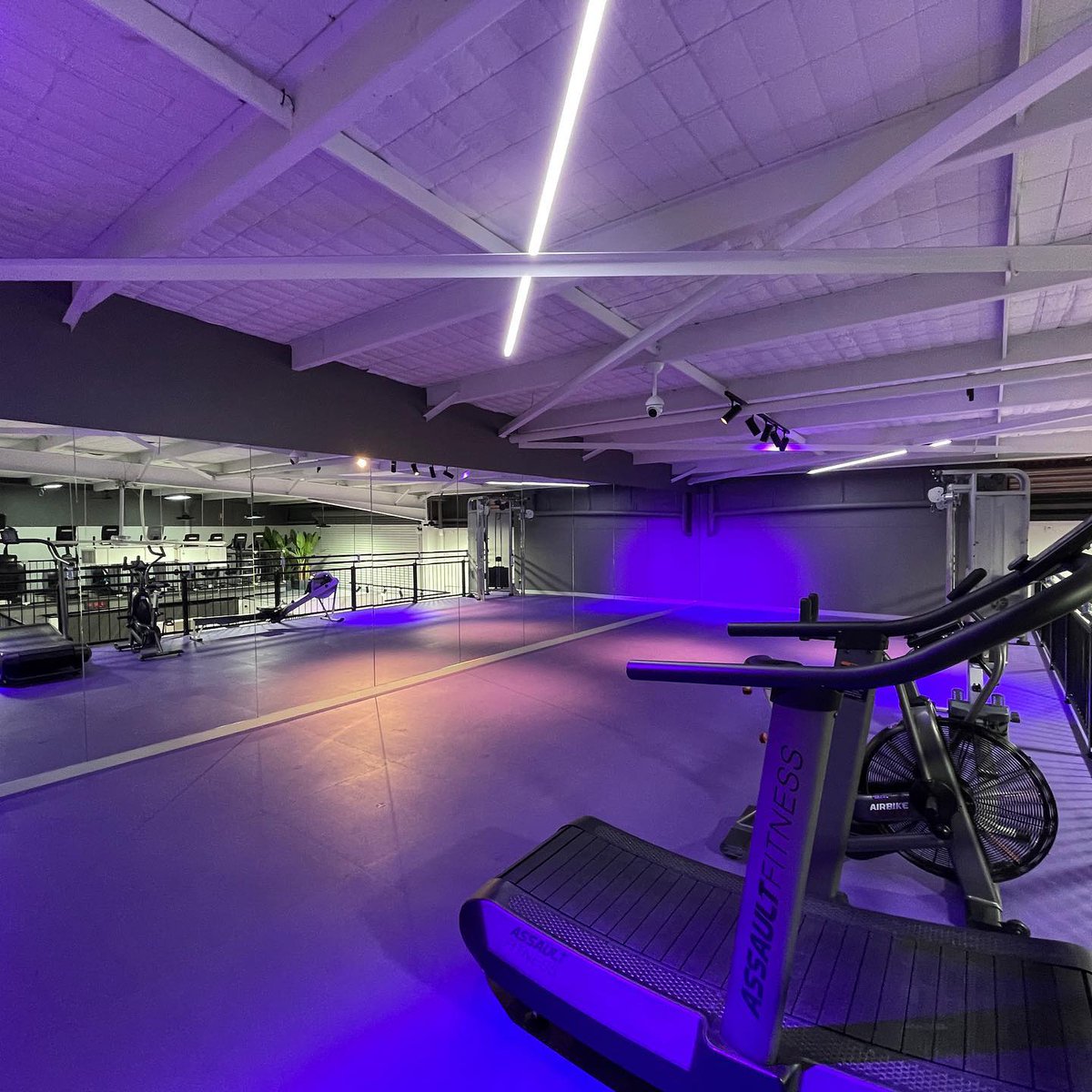 Our mezzanines look great in purple 💜

Thanks to Anytime Fitness Rockdale for these awesome pics! 

#unistor #mezzanineflooring #purple #australianmade #platform #mezzanine #flooring