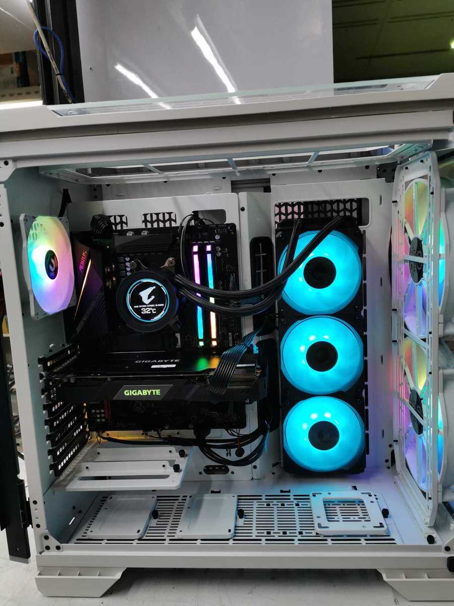 bizgram's tweet photo. Customized DIY PC for Gaming at Bizgram Asia #05-50 Sim Lim Square.  4
#bizgram #bizgramasia #diypc #custombuild #pcbuild #desktop #gamingdiy #customdiy #diygaming #pcgaming #diydesktop #gamingdesktop #gamingpc #fastpc #pcspecs #pcbuilds #diybuilds #nvidia #intel #amd #seagate #s https://t.co/8JMrfuWqk1