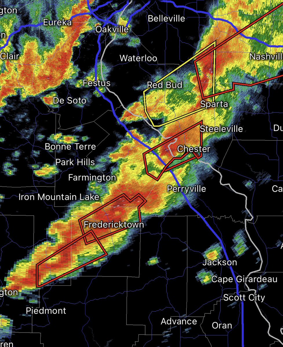 ReedTimmerUSA's tweet photo. Major tornado outbreak in progress southeast MO into southern IL including a destructive tornado in Fredericktown MO! https://t.co/ANltnxtTlw
