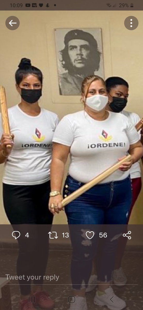 CubaSecuestrada's tweet photo. 1/2 He ampliado las fotos por si alguien puede reconocerlos.  De seguro alguno de ellos recibe recargas p estarán en la frontera un día. Más fotos ...👇 https://t.co/JgAY6po8f4