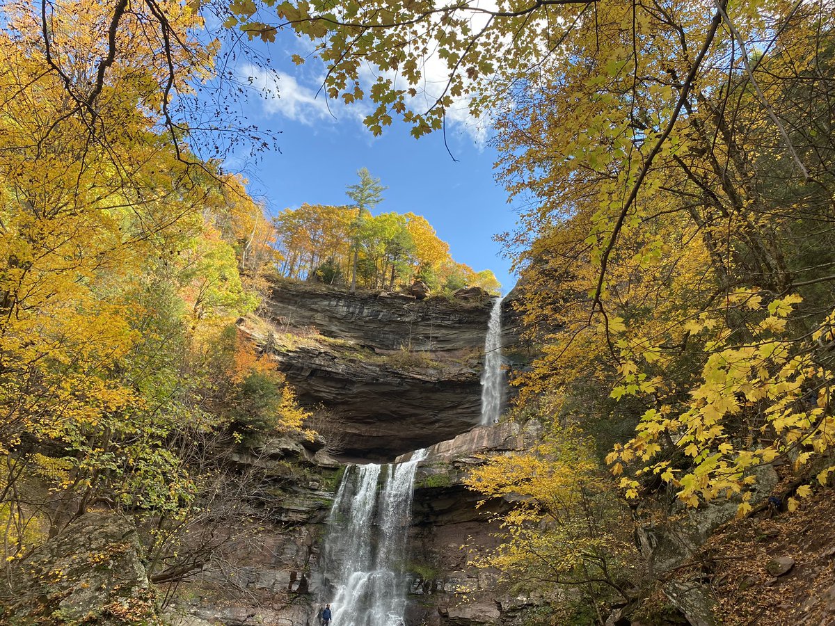 DaveCarlinTV's tweet photo. Kaaterskill Falls, Catskills Mountains #KaaterskillFalls https://t.co/eQg1lzIIgA