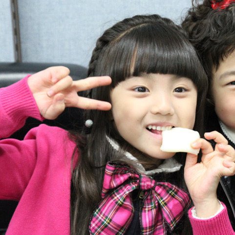 สวัสดีตอนเช้าค่ะ คังจีดันทุกคนน 
ขอให้วันนี้เป็นวันที่สดใส และเป็นวันที่ดีของทุกคนนะคะ ! ✨✨

เอารูปตะเร้กตะน้อยคังเยซอมาฝากทุกคนค่ะ 👧🏻

#강예서 #KANGYESEO #คังเยซอ #케플러 #Kep1er