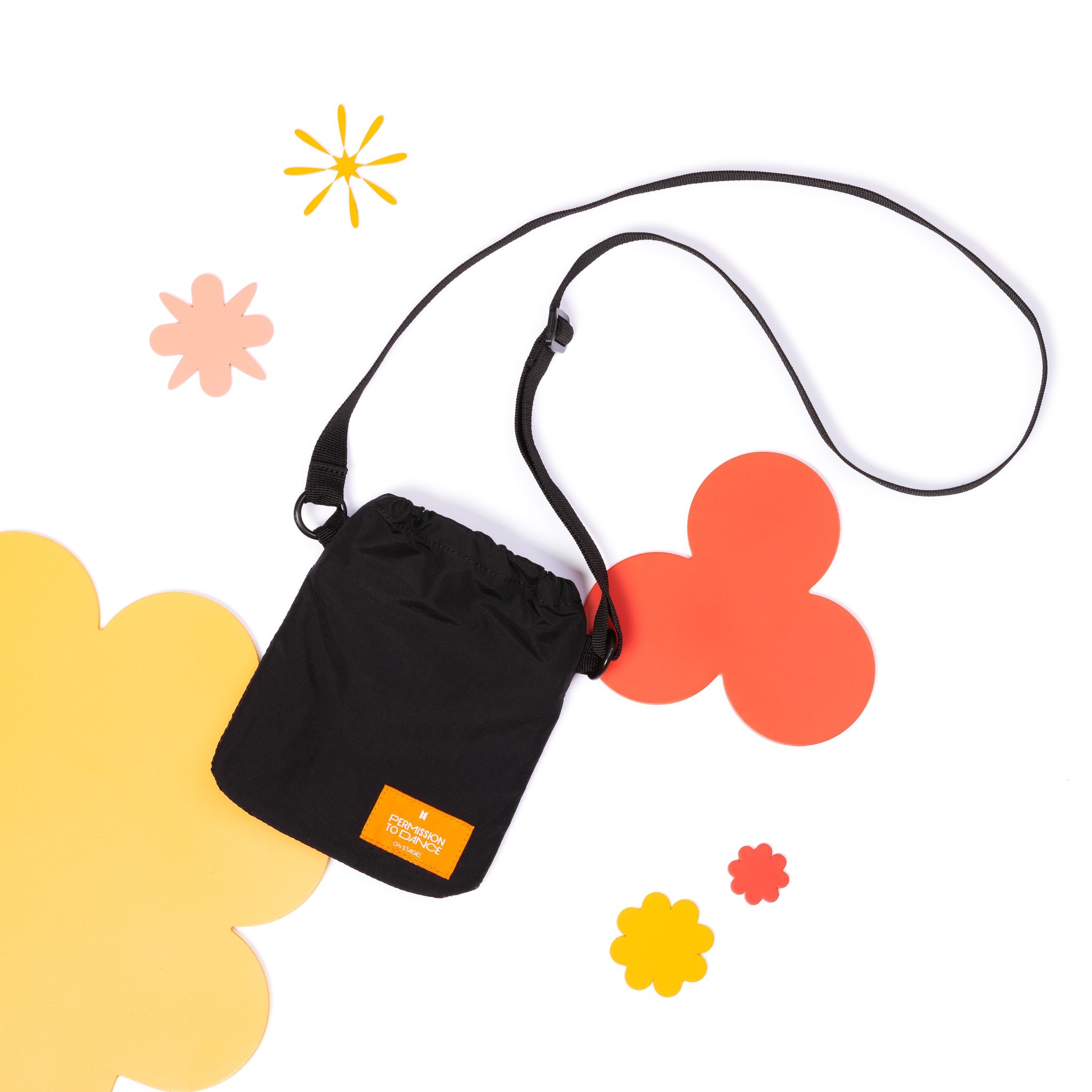 BTS 2021 PERMISSION TO DANCE ロゴアノラック黒 BTS PERMISSION TO DANCE FLEECE ZIP UP HOODIE JACKET black