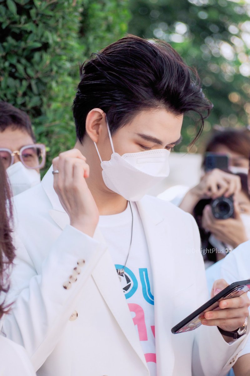 ก้มดูโทรศัพท์ต้องดูดีขนาดนี้นะ 

59 SCOYtheseries 25
#บวงสรวงแอบหลงรัก5925