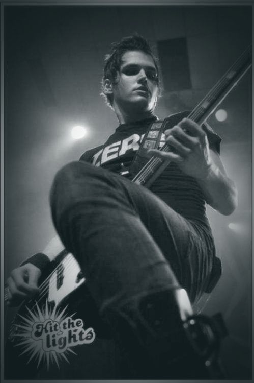 hourly mikey way 🖤 tweet media