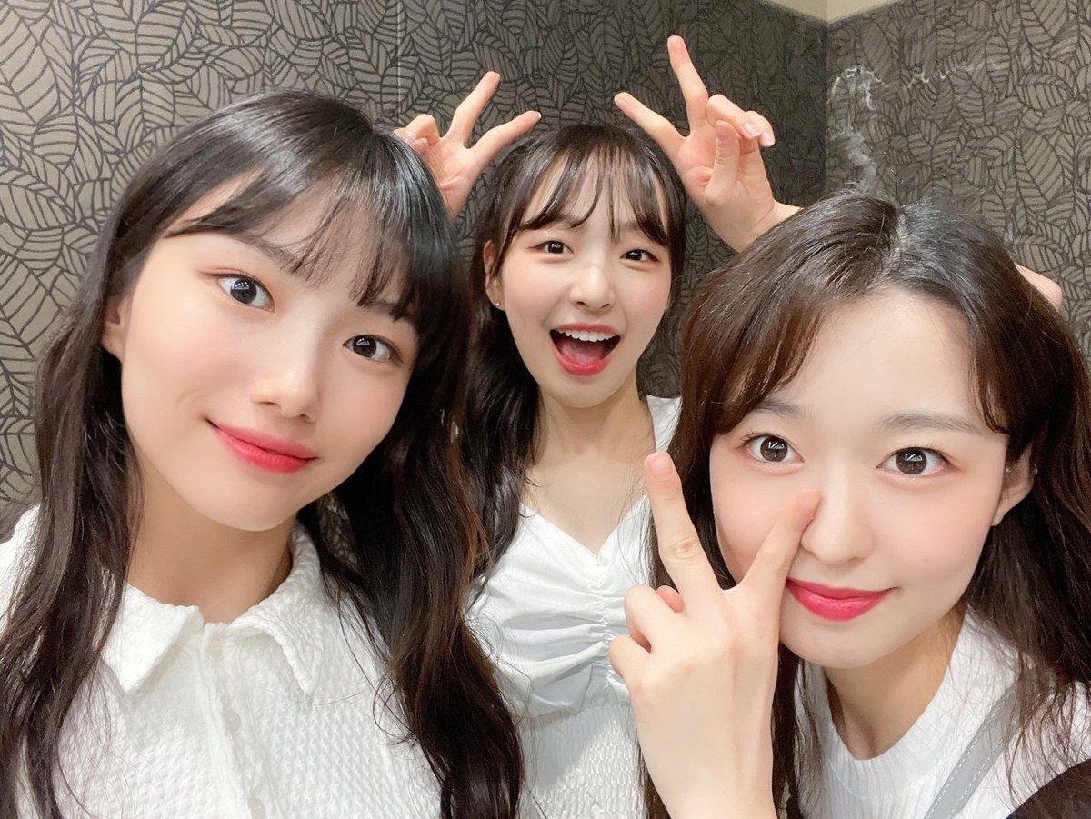 [💌] 걸스플래닛999 : 소녀대전 종료❣

걸스플래닛999를 통하여 
비스킷엔터테인먼트 연습생 
서영은, 아라이리사코, 무라카미유메에게 
따뜻한 응원과 많은 사랑 보내주신 
플래닛 가디언 여러분 
감사드립니다!🥰

#서영은 #SEOYOUNGEUN
#아라이리사코 #ARAIRISAKO 
#무라카미유메 #MURAKAMIYUME