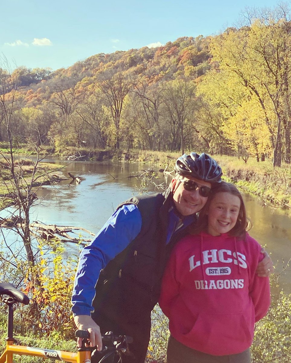 karlahult's tweet photo. #MEAWeekendβ¦ already feels like a fall dream. π§‘ππ
#MakingMemories #Family #LoveFall #RedWing https://t.co/nn86xfAhQL