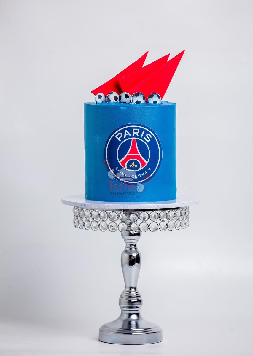 TastyZw's tweet photo. Soccer themed cakes are the in thing in this football season. We had the pleasure of making this PSG mint flavoured for one of our special client.
#iamchefnoku #delighted2serveyou #premiumquality #classycake #cakeadventure #cakedecorating https://t.co/7sHWjctKMe
