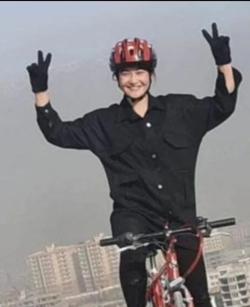 orriolsderipoll's tweet photo. Mahjabin Hakimi és la jugadora de voleibol afganesa, que ha set decapitada sense miraments pels talibans.

L'islamisme radical és enemic de tota llibertat i de tota civilització. 

Descansa en pau!🌺 https://t.co/6qHCx0jPm9