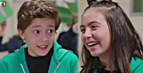 Okadar güzel gülüyorduki;Sevmesem ziyan olacaktı.