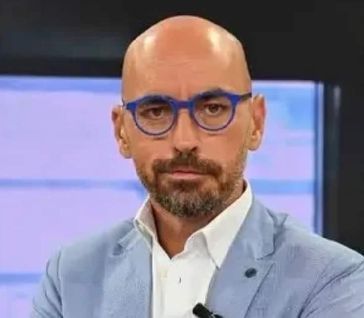 Magdale20222803's tweet photo. Diego Arrabal en viva la vida:
" Lo que se está haciendo con Antonio David es terrorismo, no periodismo"

Ole tu, Oleeeee👏 https://t.co/zye61rRrrB