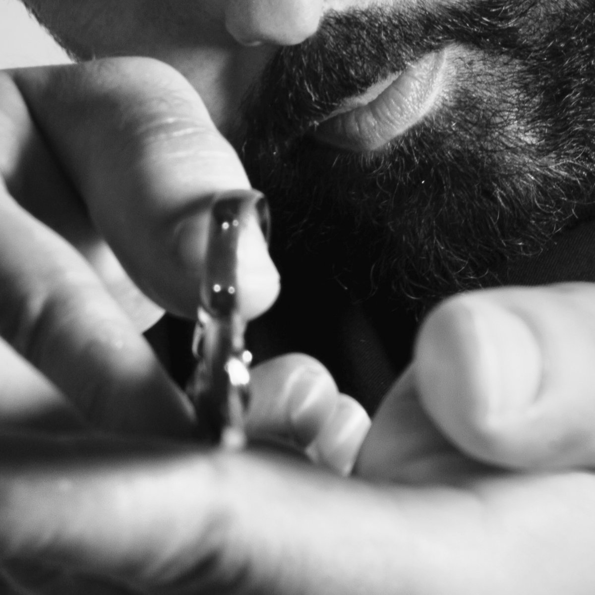 BelariMen's tweet photo. Buenos días a todos! Comienza la gran aventura. Que tengáis un buen comienzo de la semana 💪🏻💈

#belarimen #barbero #serviciodepeluqueriamasculina #serviciodebarberia #marcaregistrada #belari #men https://t.co/Iv6fPQnQV4