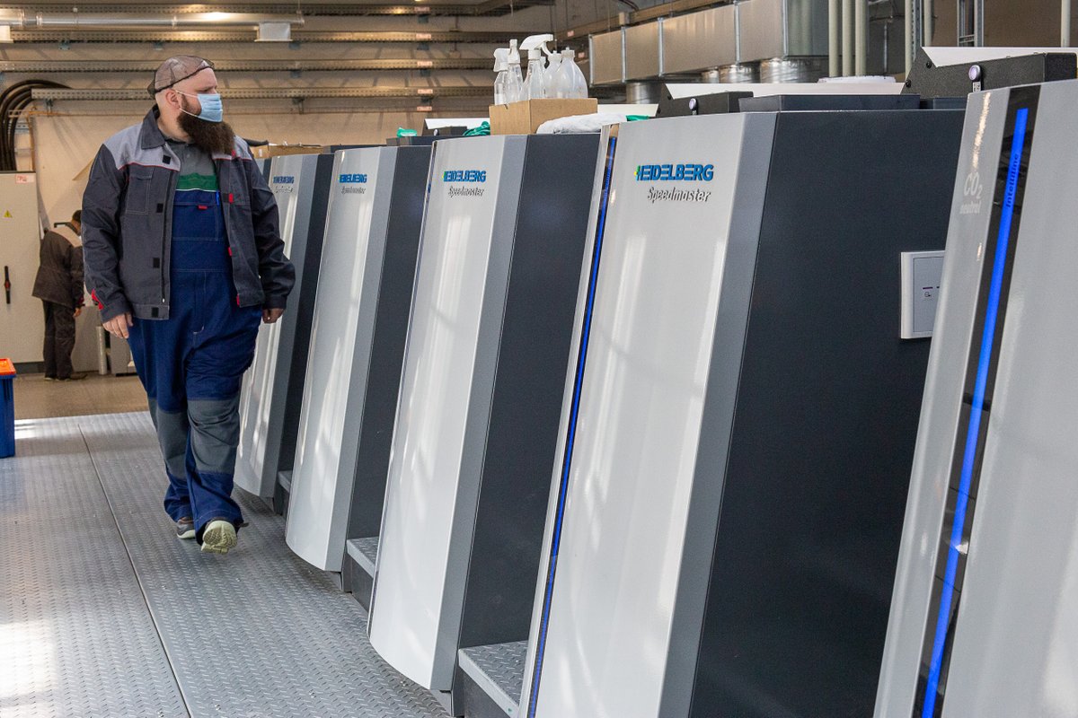 Heidelberg_IR's tweet photo. The Russian #packaging printer Industriya Tsveta sets on Speedmaster XL 106-7+L with advanced #PushToStop solutions. https://t.co/UwE1YJFCdf https://t.co/0PxeievEPz
