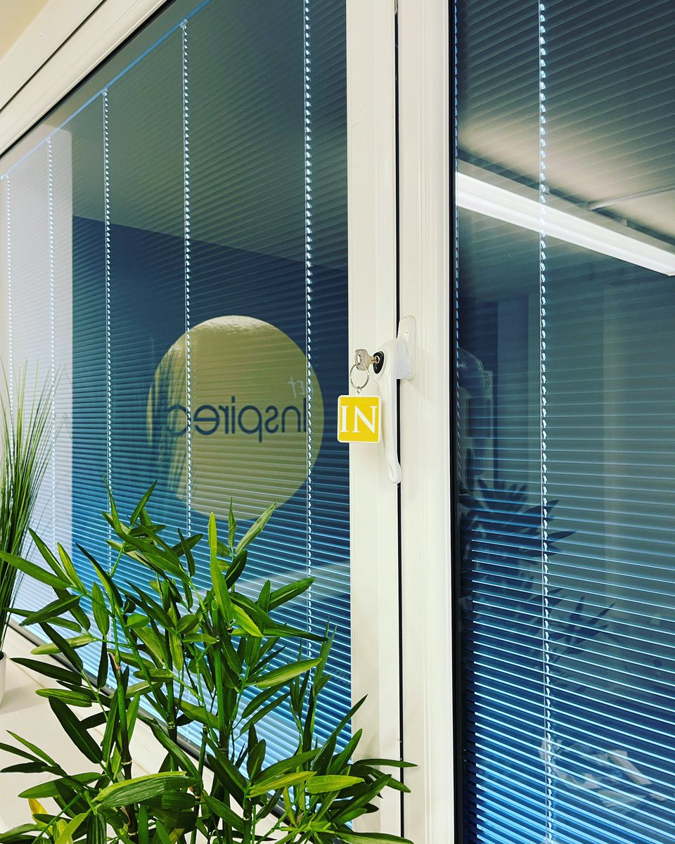 BlindsInGlass's tweet image. Our S159 dark grey blind system is still the most popular colour in our #screenline #uniblindsinglass range - for more information call today on 08004701005