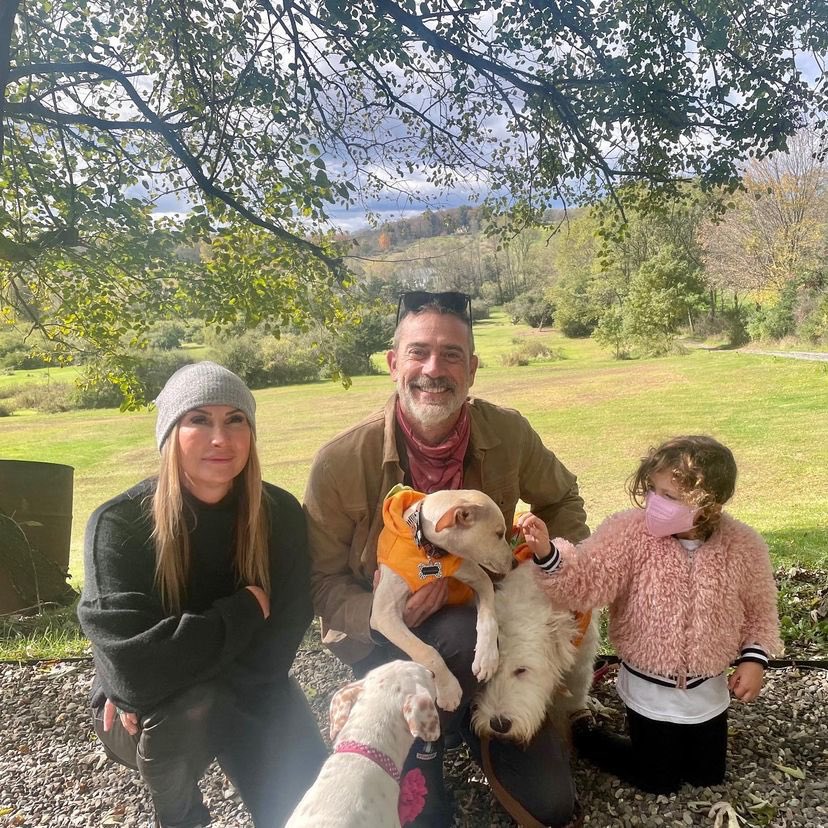 WalkingDead_HQ's tweet photo. Jeffrey Dean Morgan adopts a three legged rescue pup named Irwin Dean from Puerto Rico’s @thesatoproject 
📷 = @JDMorgan 
#irwin #thewalkingdead #jeffreydeanmorgan #rescuedog #thesatoproject #negan https://t.co/hfRxatFkB6