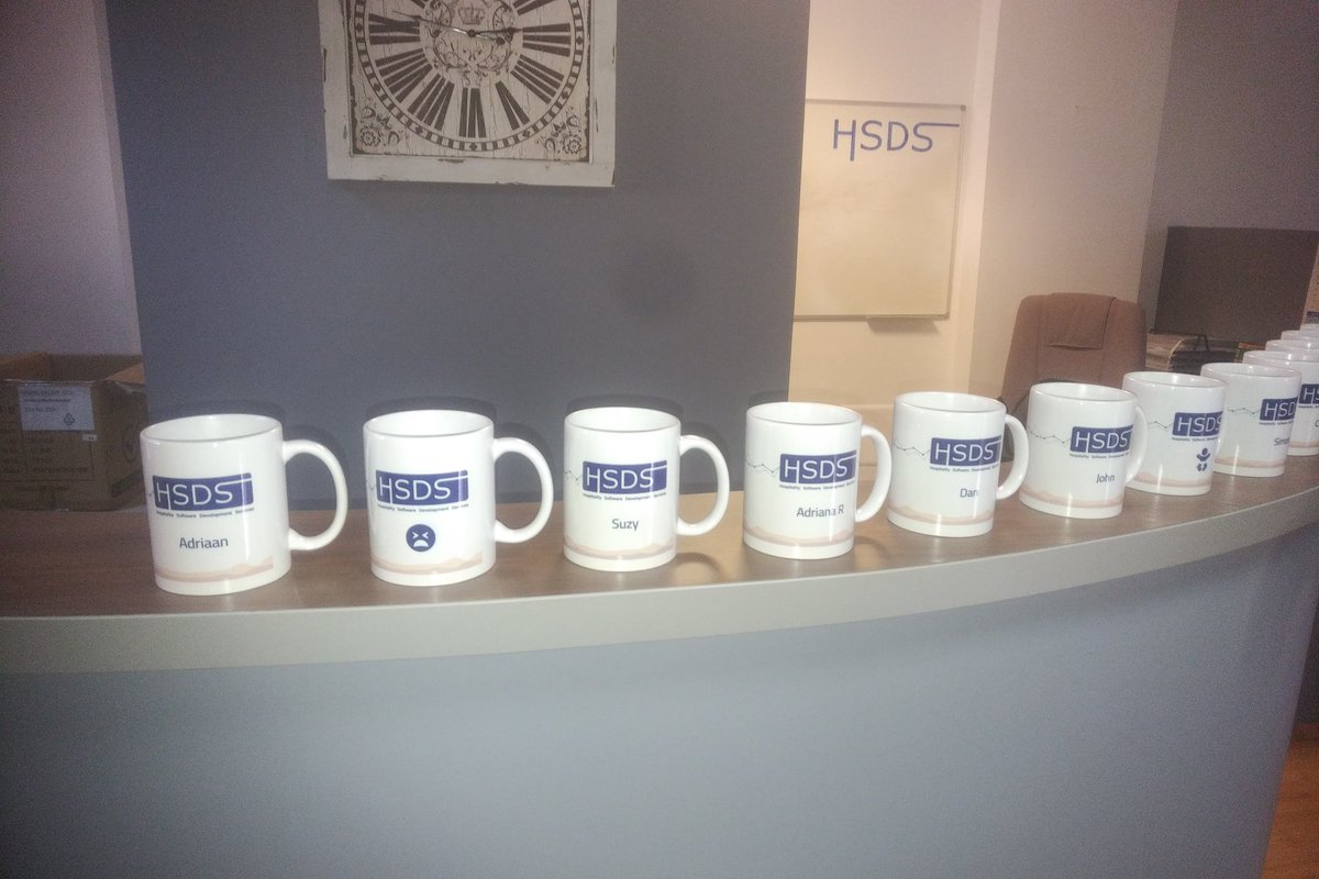 ☕Our mugs can't wait to have everyone back at the office and hear the latest gossips during the #coffeebreaks...
#EasyMonday, everyone! 
#HSDS #officecoffee #OfficeSpace 
hsdsuk.com