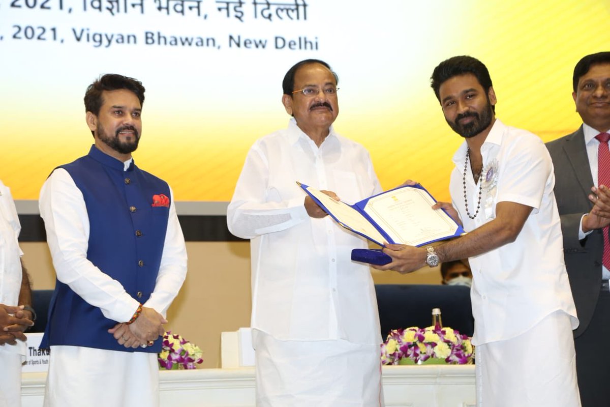 Trend_pages's tweet photo. #Asuran_D_PrideOfIndianCinema

#nationalawards 💥💥 @dhanushkraja #Asuran Best actor 🙏🙏

 https://t.co/kF2cScGg3u