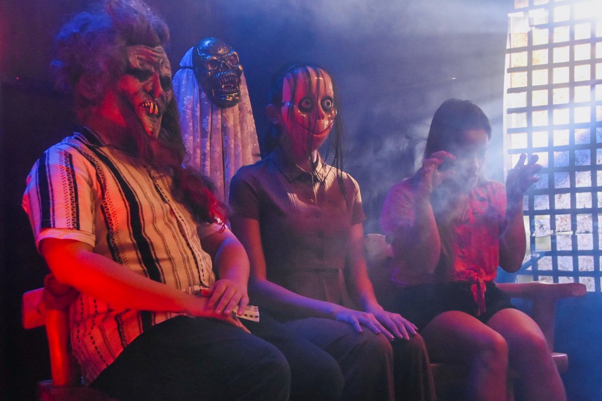 mainedcm's tweet photo. Samahan niyo kaming i-explore ang isa sa mga “haunted” places dito sa Pilipinas ngayong linggo sa Halloween special ng #MaineGoals. Isang linggong takutan at gulatan sa Campo Bello with the besties! Our haunted adventure begins tonight, 7:30pm sa @FeelGoodSaBuko! 👻 https://t.co/NlMeMtet8b