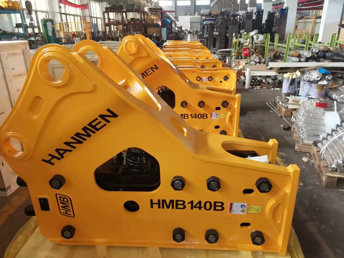 AttachmentHmb's tweet photo. HMB1400 side type top type hydraulic rock breaker jack hammer for 20-30 ton excavator,chisel 140mm,if you need,please comtact me 
#hydraulicbreaker #breaker #sidehydraulicbreaker #20texcavatorbreaker https://t.co/xqUFuENTKf