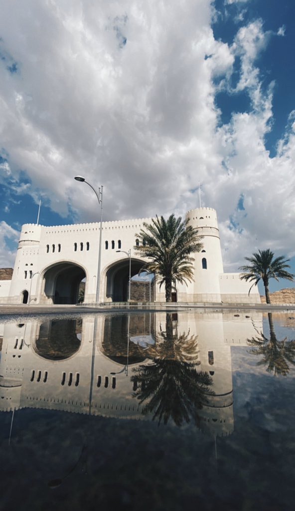 رسالة شكر وعرفان وثناء من كافة أهالي محافظة #البريمي إلى مقام جلالة السلطان #هيثم_بن_طارق حفظه الله على استمرار عناية مقامه السامي لأبناء شعبه الأوفياء في هذا الجزء الغالي من أرض عمان الطيبة.

دمت ذخرا للوطن ❤🇴🇲

#عمان 
#محضة #البريمي #السنينة