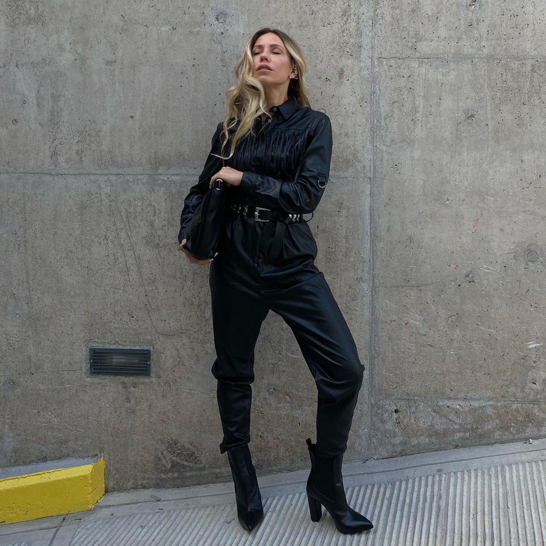 Leather on leather 🖤
Ολόσωμες Φόρμες >> bit.ly/3vFDvF9 
Leather Look Συλλογή >> bit.ly/3GhxQtM 
Τσάντες >> bit.ly/3GlaXWr 
📸 @liziebell