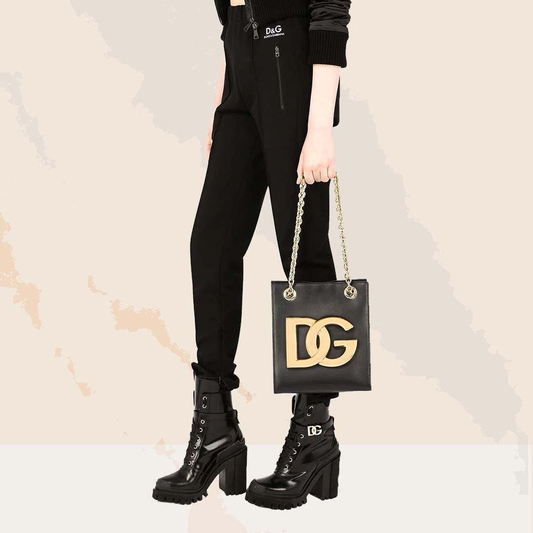 luxuloglobal's tweet photo. Some bags are made for the Spotlight✨
Get inspired and shop the #Dolce&amp;Gabbana bag collection at https://t.co/O6tHX5pSIO

#dolcegabbana #bags #dolceandgabbana #luxury #dgfamily #instagood #model #luxulomode #luxurybrands #luxury #luxurybrandsonline #luxurybrandsindia #musthave https://t.co/qYYoQq66h4