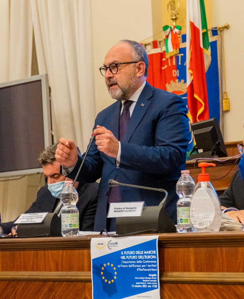 MassimoBello69's tweet photo. #TheFutureIsYours #ConferenzasulFuturoEuropa #senigallia #bruxelles #aiccre #CCRE
La Conferenza sul futuro dell'Unione europea, organizzata dalla Delegazione italiana del Consiglio dei Comuni e delle Regioni d'Italiana (CCRE), che si è svolta a Senigallia il 13 ottobre 2021. https://t.co/ybC8OCJMpW