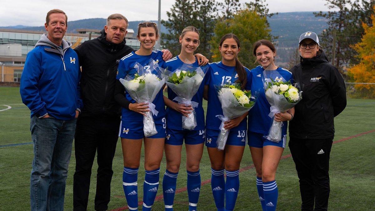 W⚽️ saw their season come to an end on Saturday as they fell to the <a href="/UFVCascades/">UFV Cascades</a>. Prior to the game, the team recognized their 4 graduating seniors for their contributions to the program 🎓💙💛

STORY ➡️ buff.ly/3b88wIc

#FeedTheFlame🔥 #HeatForever
📸 Conan Shing