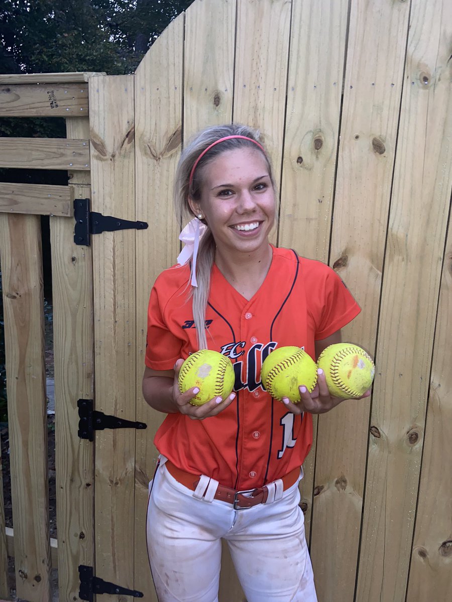 HeckCampbell's tweet photo. So glad Fall Ball is back! Had 3 ๐ฃs in the first game! Came away with 2 wins on the day! Videos belowโฆ #leftcenterright https://t.co/x5OoWQtn9H