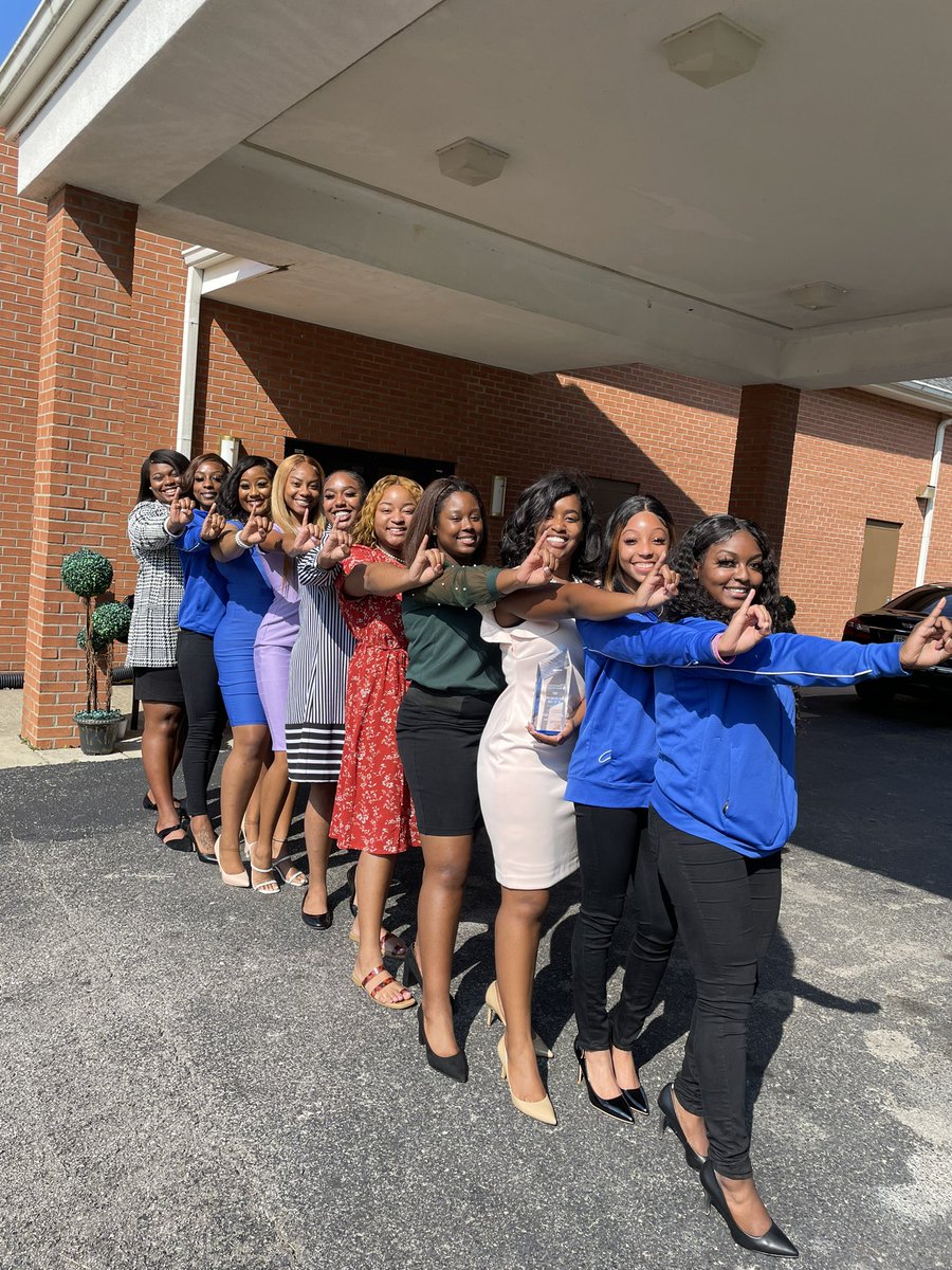AlphaPsi_1932's tweet photo. The Alpha Psi Chapter was awarded Greek Organization of the Year. This award was a symbol of our leadership and service to the community and on Tennessee State University Campus.
We want to thank Friendship Church: City of Grace and Pastor Stevenson for this award.💕💚 https://t.co/Df6OzfFoAL