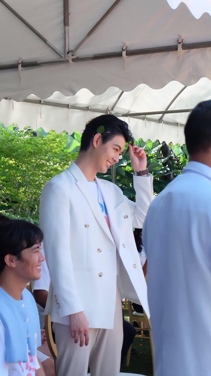 คนสวยขราาา 

59 SCOYtheseries 25
#บวงสรวงแอบหลงรัก5925