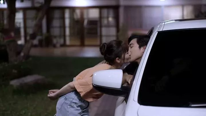 PARIIT_CLUB's tweet photo. ว๊ายยยวันนี้เค้าจูบบกันด้วย 😳😳😁💟💟 #helpmeคุณผีช่วยด้วย #helpmeคุณผีep2 https://t.co/wPTDRKgJiv