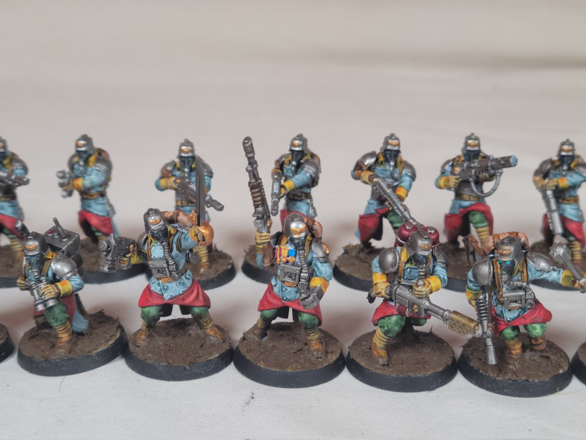 #hobbystreak day 251. Veteran Guardsmen are finished and with that the Octarius boxset is complete. I had a ton of fun painting this set I can't wait for Kill team: Chalnath

#Warmongers #Deathkorps #killteam  #warhammer40k #tabletop #Octarius #WarhammerCommunity