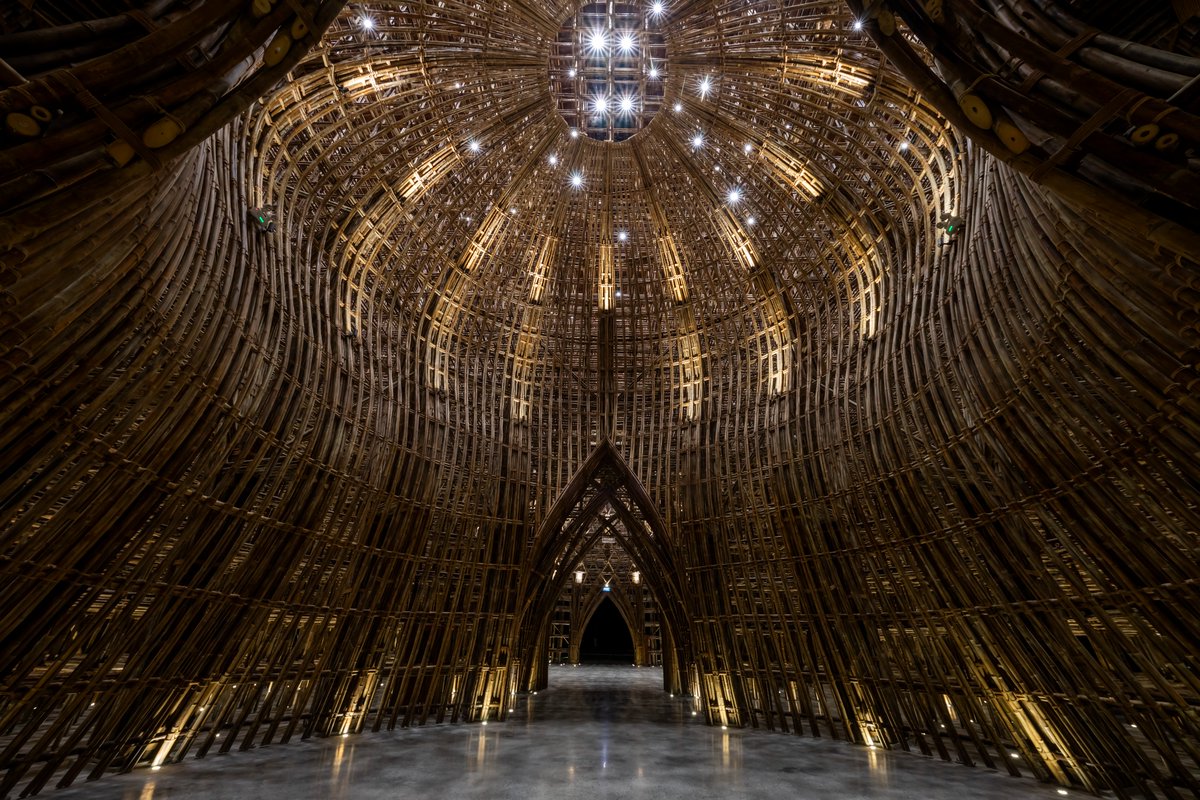 VTNArchitects's tweet photo. Welcome Center - Grand World Phu Quoc
Location: Phu Quoc, Vietnam
GFA: 1460m2
Photo: Hiroyuki Oki
#vtnarchitects
#votrongnghiaarchitects
#Welcomecenter
#grandworldphuquoc
#vinpearl
#bamboobuilding
#PhuQuocUnitedCenter https://t.co/CeFagptu1o