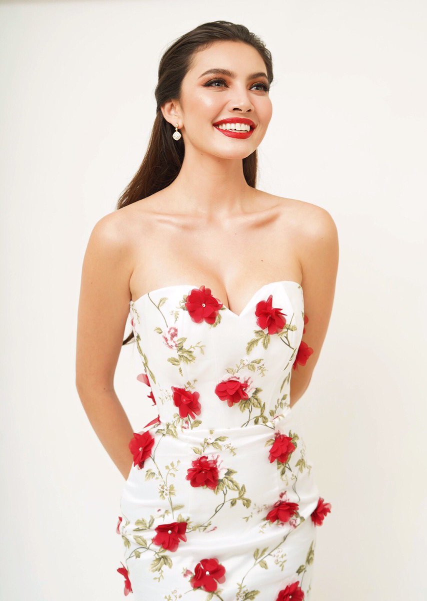 RealBbPilipinas's tweet photo. Maureen just blooms wherever she goes. 🌹✨

Here’s another look of our Binibining Pilipinas Globe 2021 Maureen Montagne during Miss Globe’s cooking and wine tasting activity. 🍷👩‍🍳 

#BbPilipinas2021 #TheNewBinibini #HomeOfTheQueens #MissGlobe https://t.co/DBg9Xwbnx5