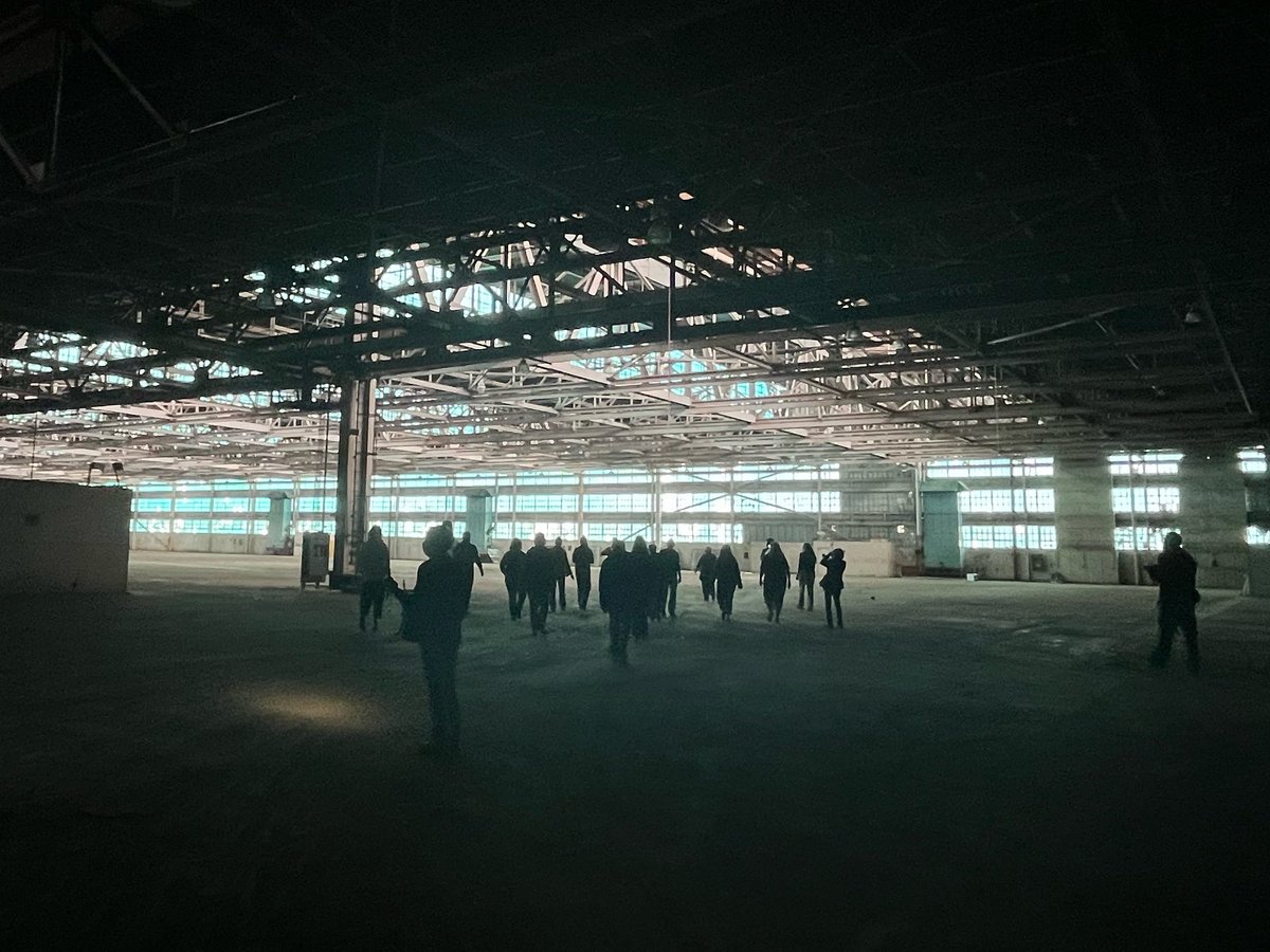MarcellinaPix's tweet photo. Wonderful tour of Glenn L. Martin Aircraft Plant No. 2 courtesy of @AIABaltimore & #DoorsOpenBaltimore . Iโve attended tours every year since launched in 2014 & donโt plan to stop. #architecture #history #preservation #Maryland #Baltimore #LegalUrbex #urbex #GlennLMartin https://t.co/wVD48hxtHw
