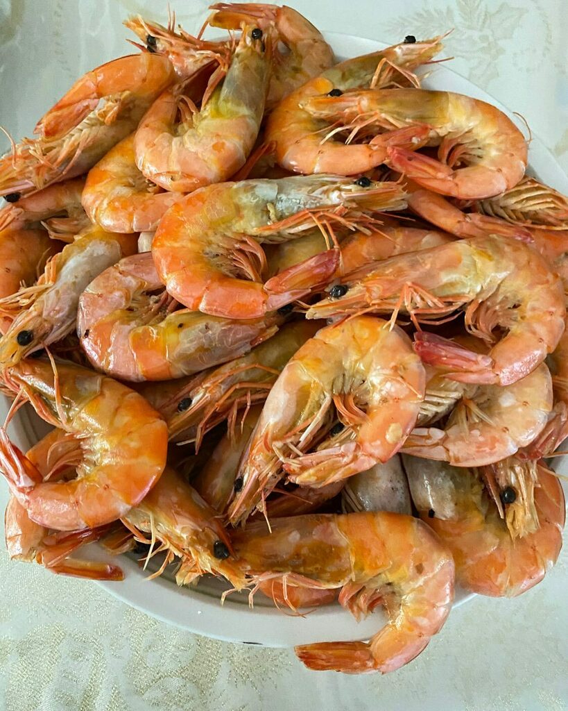 hosanna_catallo's tweet photo. To be honest, I like prawn and I like peeling prawn. Itβs officially my favourite.
#prawn #seafood #yum #yummyfood #latepost #shotoniphone #shotoniphone11 #iphonecamera #iphone11camera #nofilter #instagood #instapost #instagramcom #like4likes https://t.co/uC1HkjFkM6 https://t.co/tbbyYIvusM