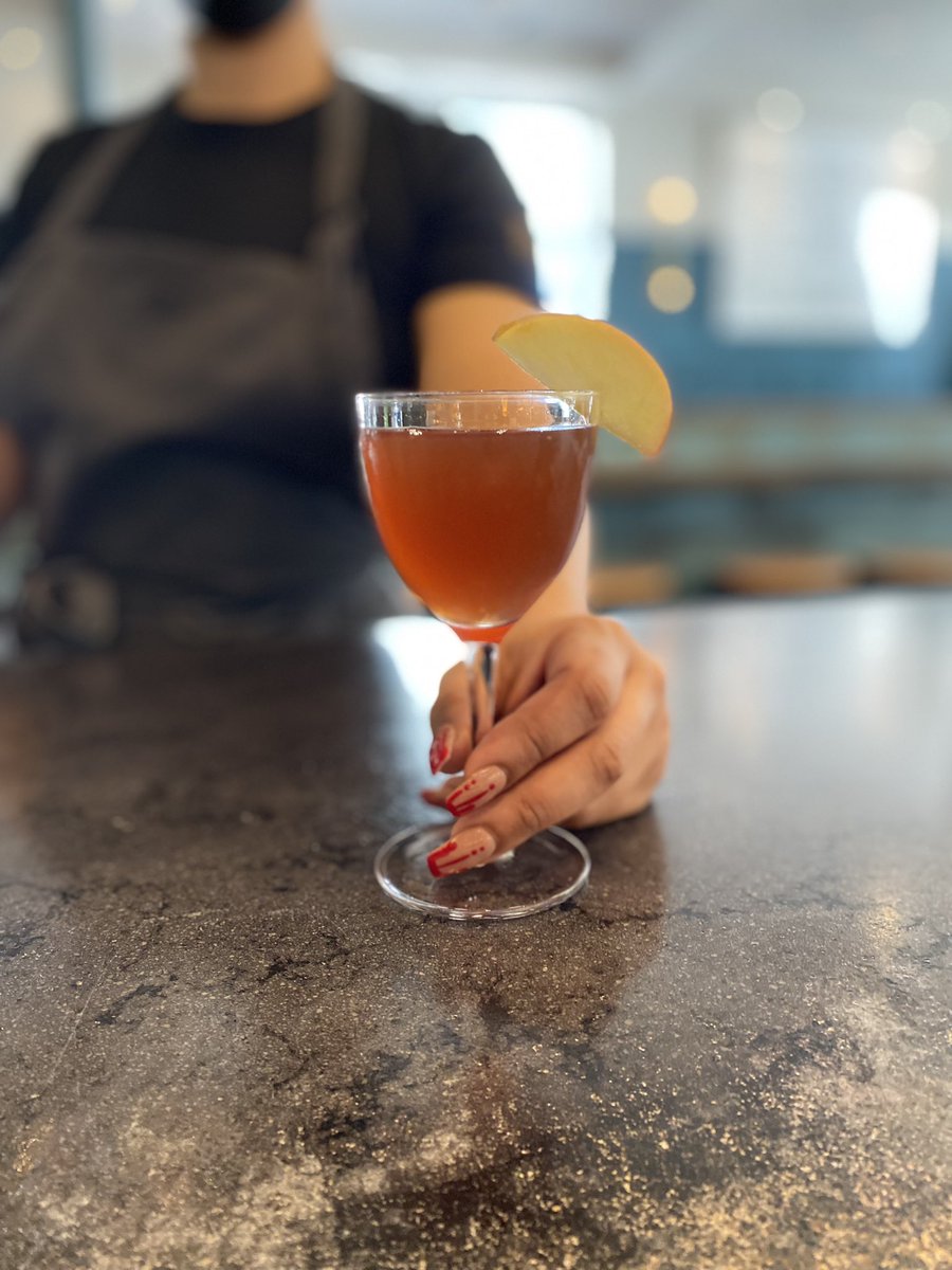 urbanwildflower's tweet photo. @UncleNearest 1884 , Spiced Cider Reduction , PX Sherry , Bitters https://t.co/17xXuxPhqb
