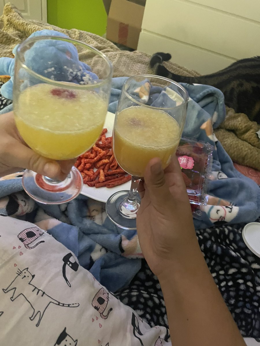 litakinss's tweet photo. Insecure premiere!!!! In honor of Issa we drinking Prosecco!!! #InsecureHBO @IssaRae https://t.co/AbxOtzVr22