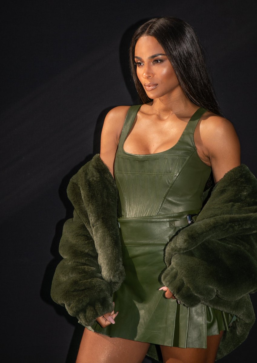 MoneReiigns's tweet photo. Happy Birthday Queen @ciara!!! 🎉🥂 Much love, beautiful. 😍❤️ https://t.co/lkYFuScaqL