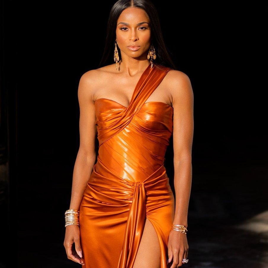 MoneReiigns's tweet photo. Happy Birthday Queen @ciara!!! 🎉🥂 Much love, beautiful. 😍❤️ https://t.co/lkYFuScaqL