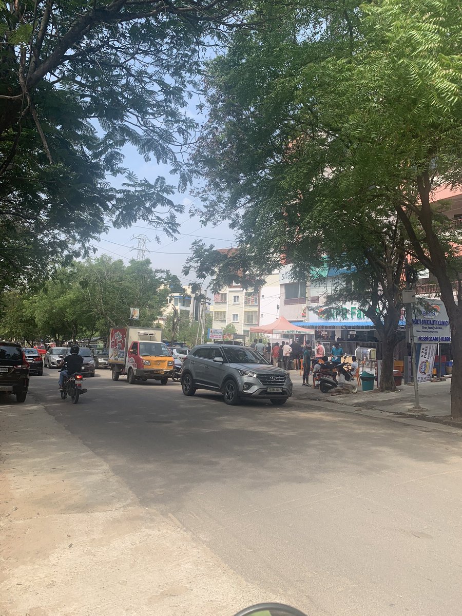 sunilCreddy's tweet photo. @Director_EVDM Encroachments increasing day by day on Calvary Temple Road, narrowing the roads, causing lot of inconvenience. Extended Hotels, water wash centres causing health concerns to neighborhood. https://t.co/OkZCz5QiPG