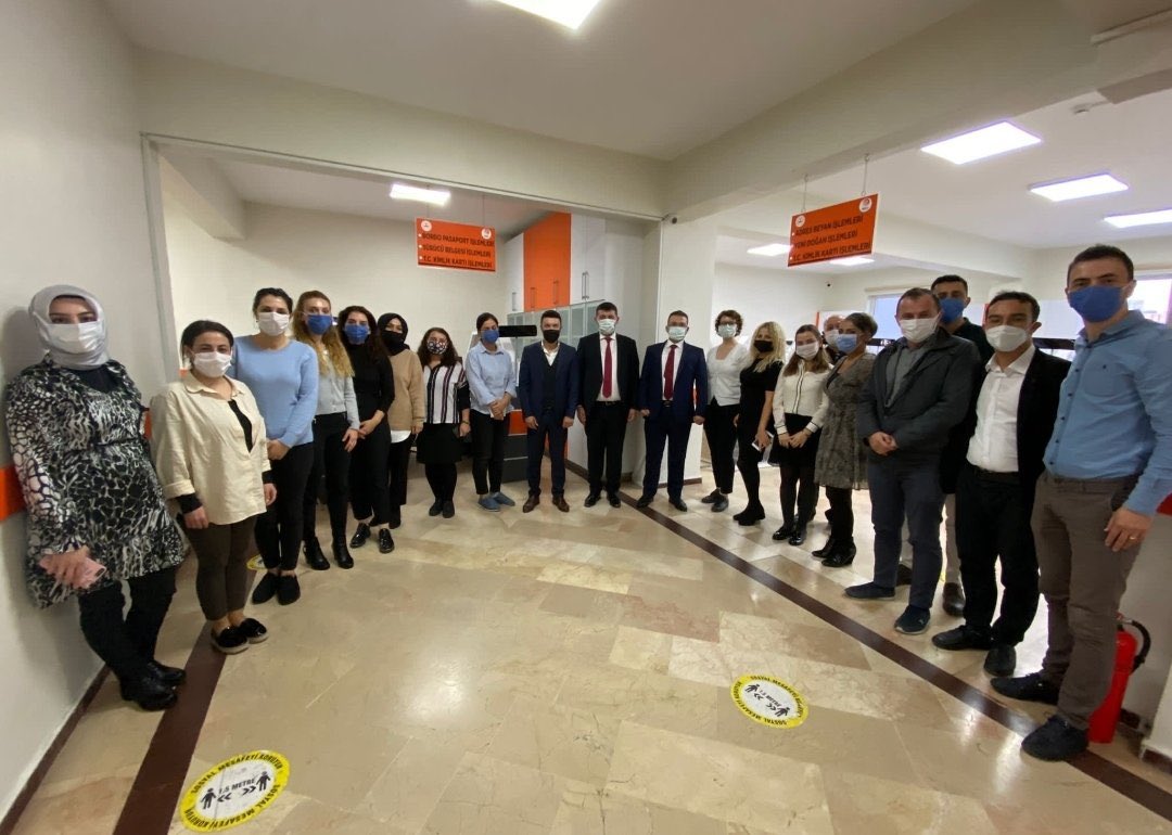 bircansultann's tweet photo. Samimiyetle, içtenlikle, personeli dinleyip daha güzel şeyler nasıl yapılabilir diye fikrimizi alan , sıkıntılarımıza ortak çözüm bulmaya çalışan Sn. Genel Başkan Yardımız @ErccanTuran teşekkürlerimizi sunarız. @suleymansoylu @TCNufus @TC_icisleri @NufusAtasehir https://t.co/xsciCq48eU
